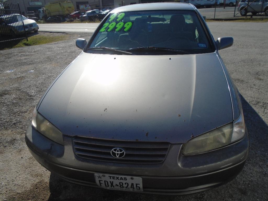 1999 Toyota Camry - 4T1BG22K8XU450024 - Image #2