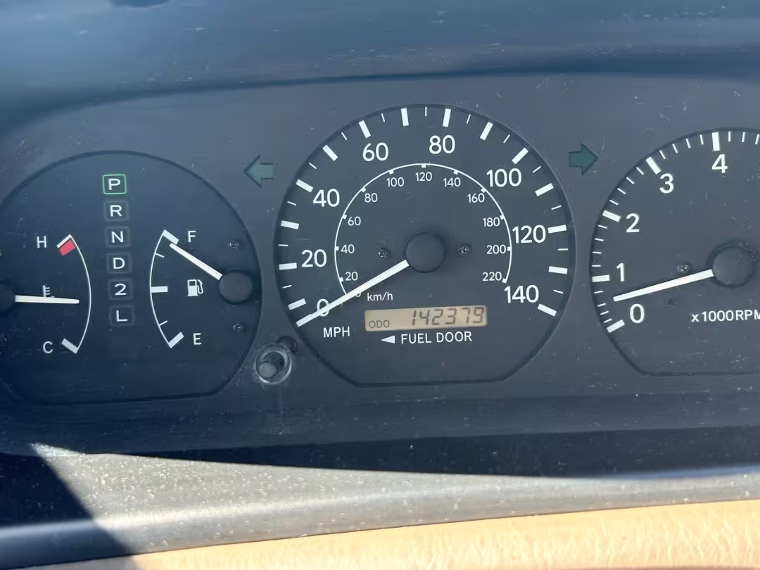 2000 Toyota Camry - JT2BN22K7Y0001073 - Image #11