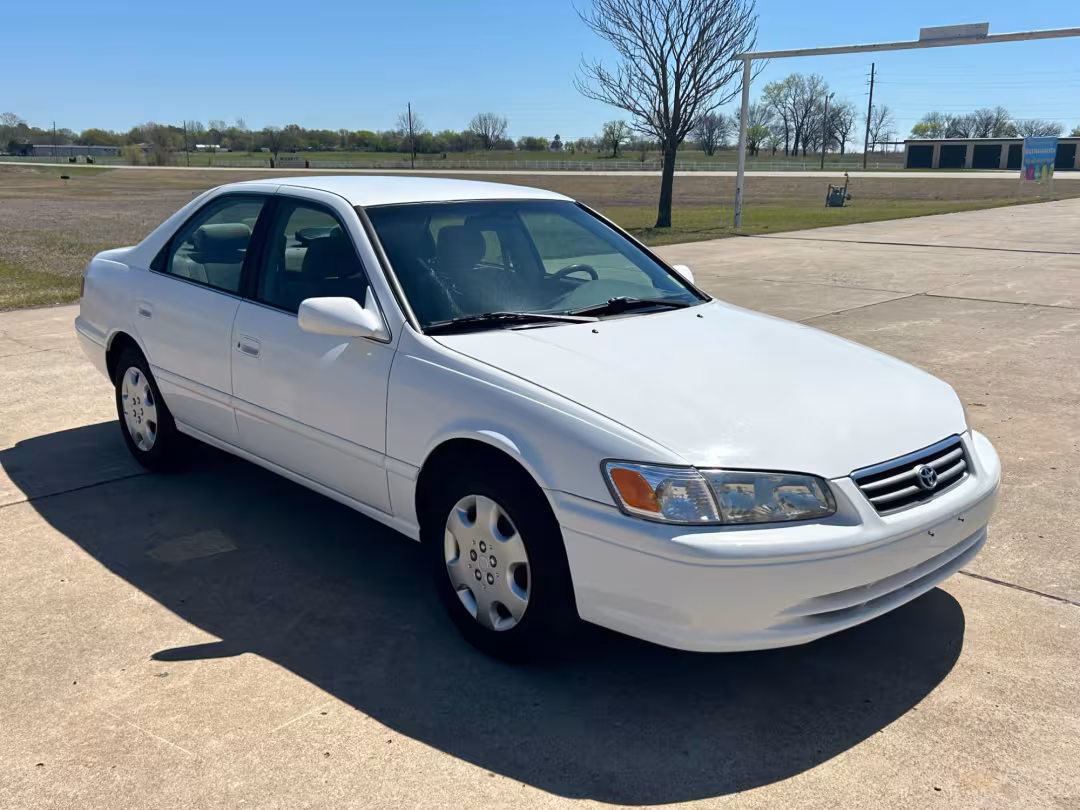 2000 Toyota Camry - JT2BN22K7Y0001073 - Image #2