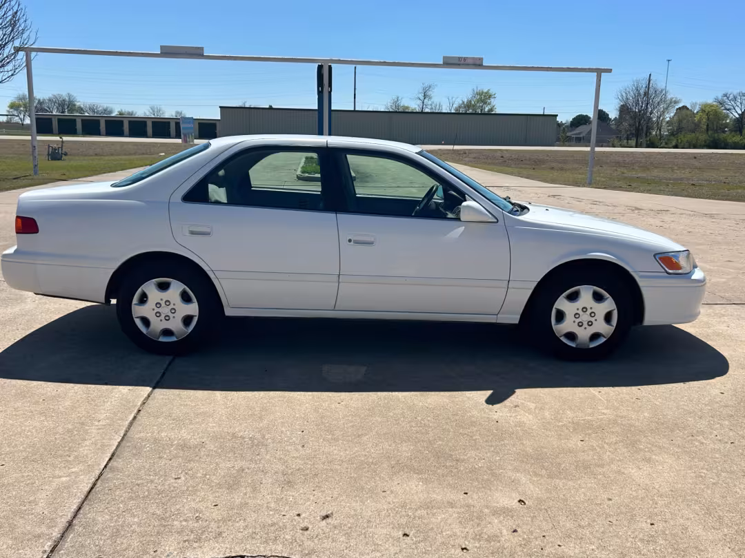 2000 Toyota Camry - JT2BN22K7Y0001073 - Image #3