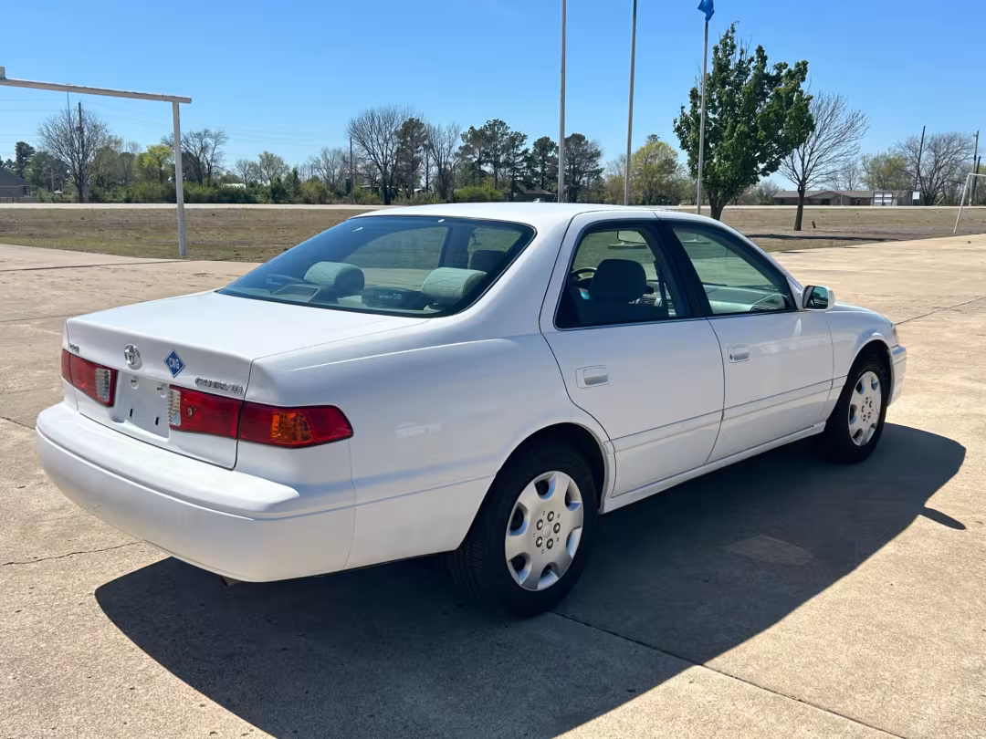 2000 Toyota Camry - JT2BN22K7Y0001073 - Image #4
