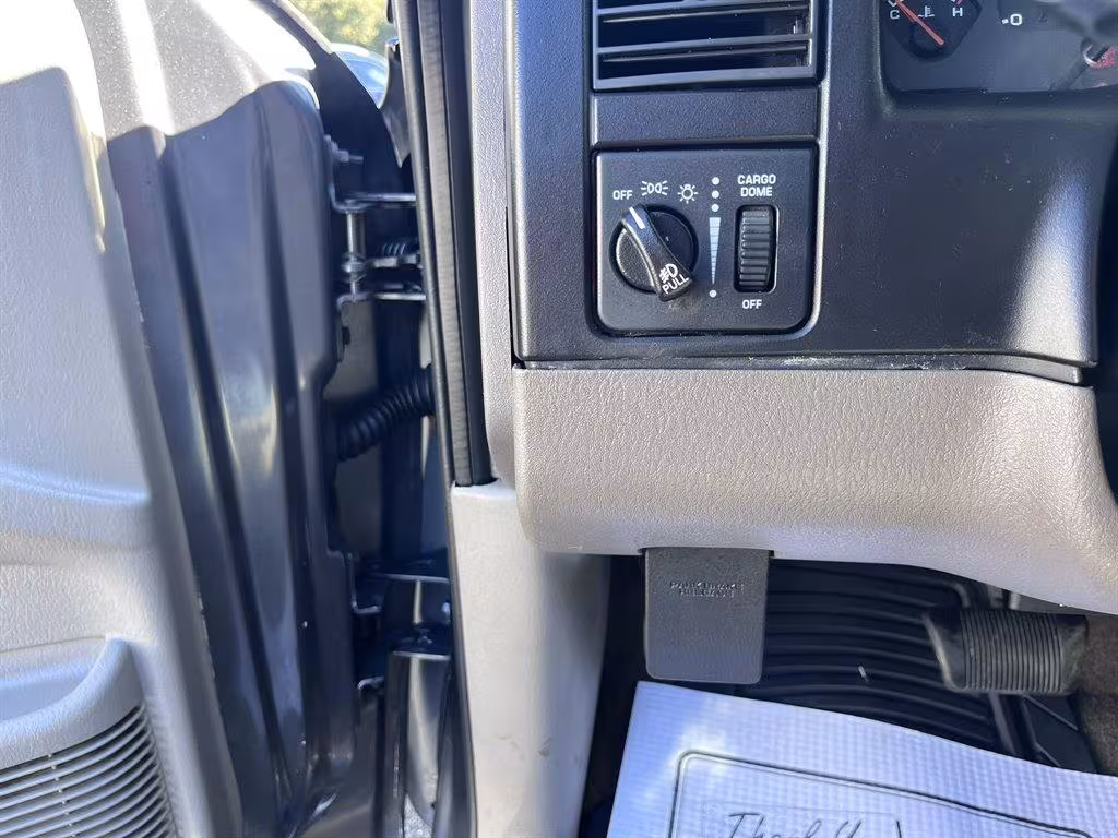 2002 Dodge Dakota - 1B7HG38N92S510158 - Image #15