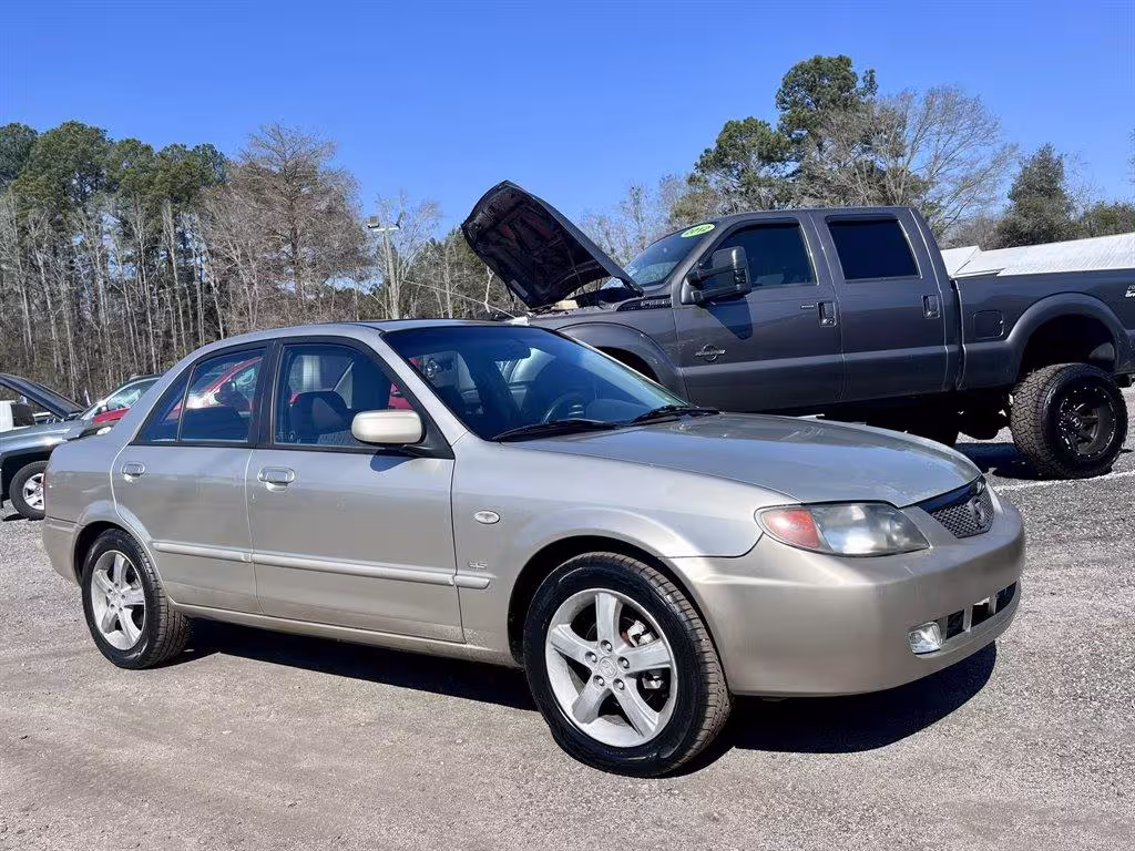 2002 Mazda Protege - JM1BJ226021614871 - Image #2