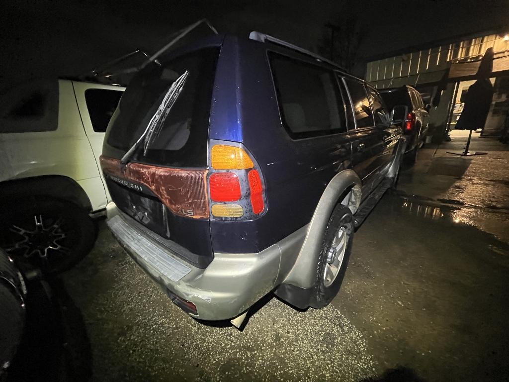 2002 Mitsubishi Montero Sport - JA4LS31R22J028900 - Image #3