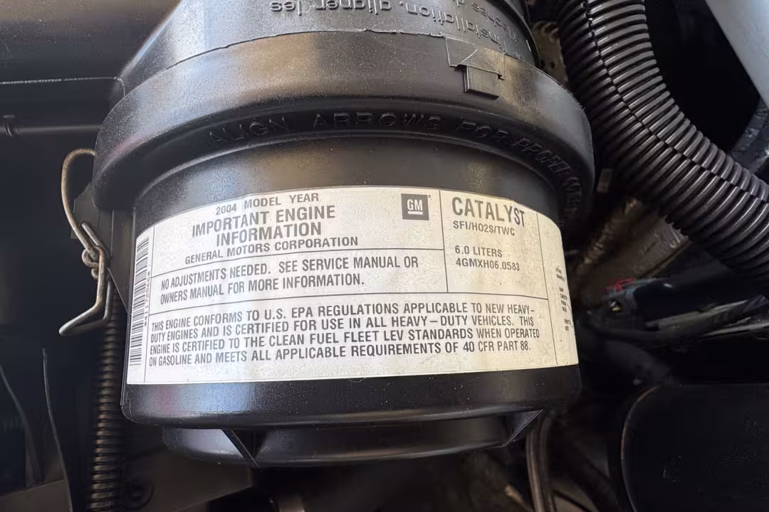 2004 Chevrolet Express - 1GAHG39UX41172566 - Image #10