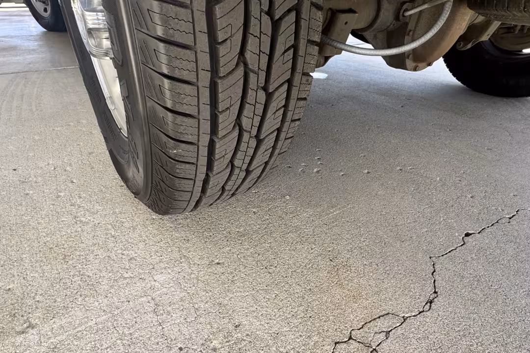 2004 Chevrolet Express - 1GAHG39UX41172566 - Image #16