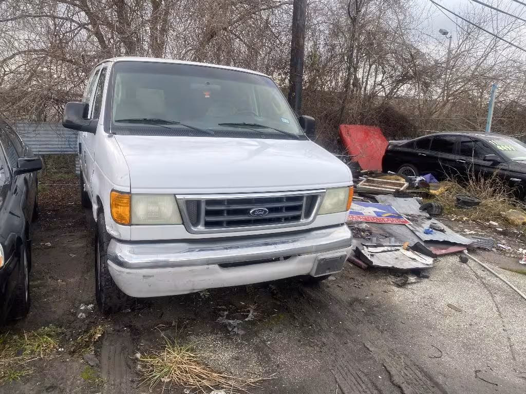 2004 Ford E-Series Van - 1FTNS24W64HA40861 - Image #2