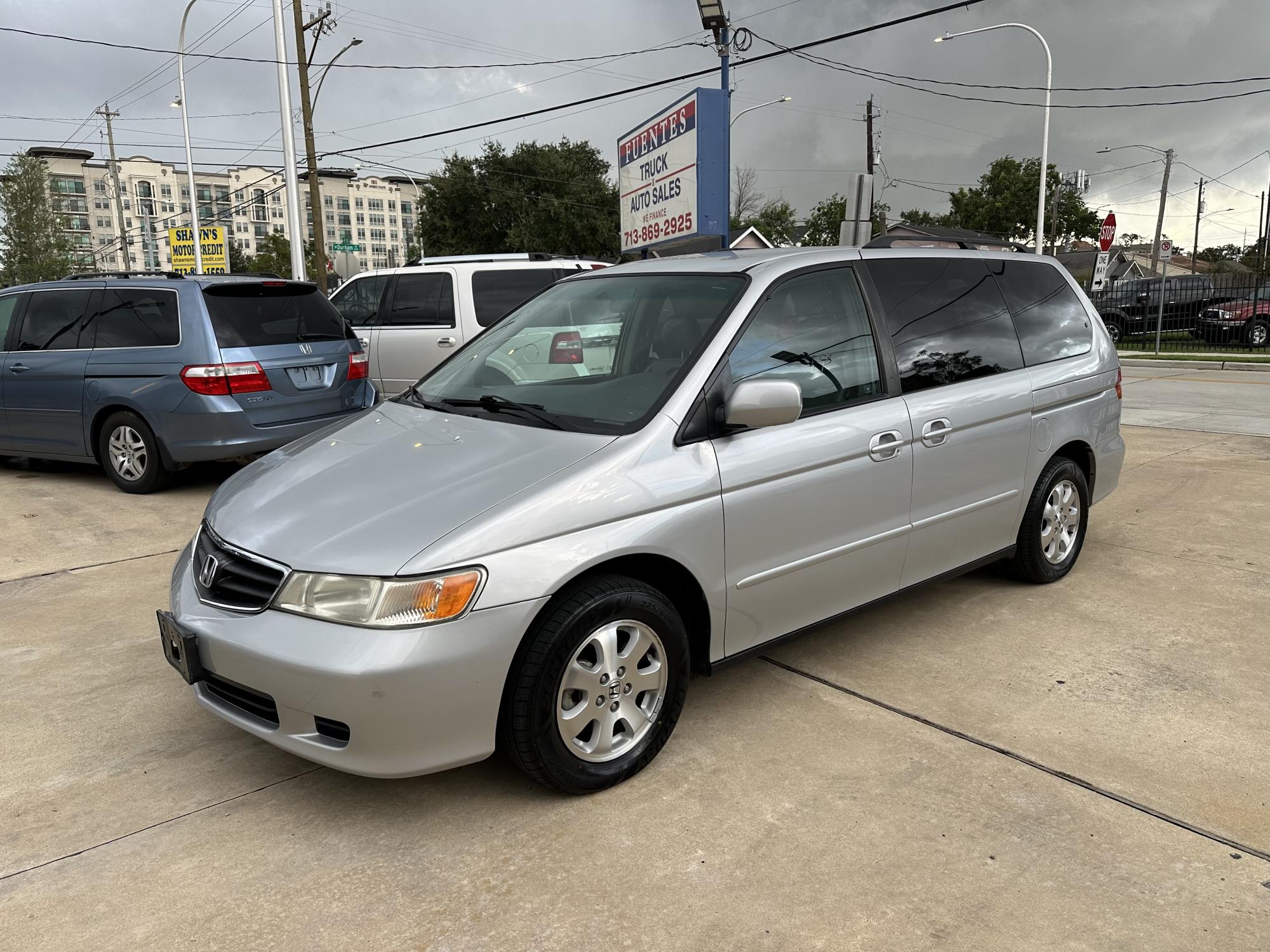 2004 Honda Odyssey - 5FNRL18934B056139 - Image #1