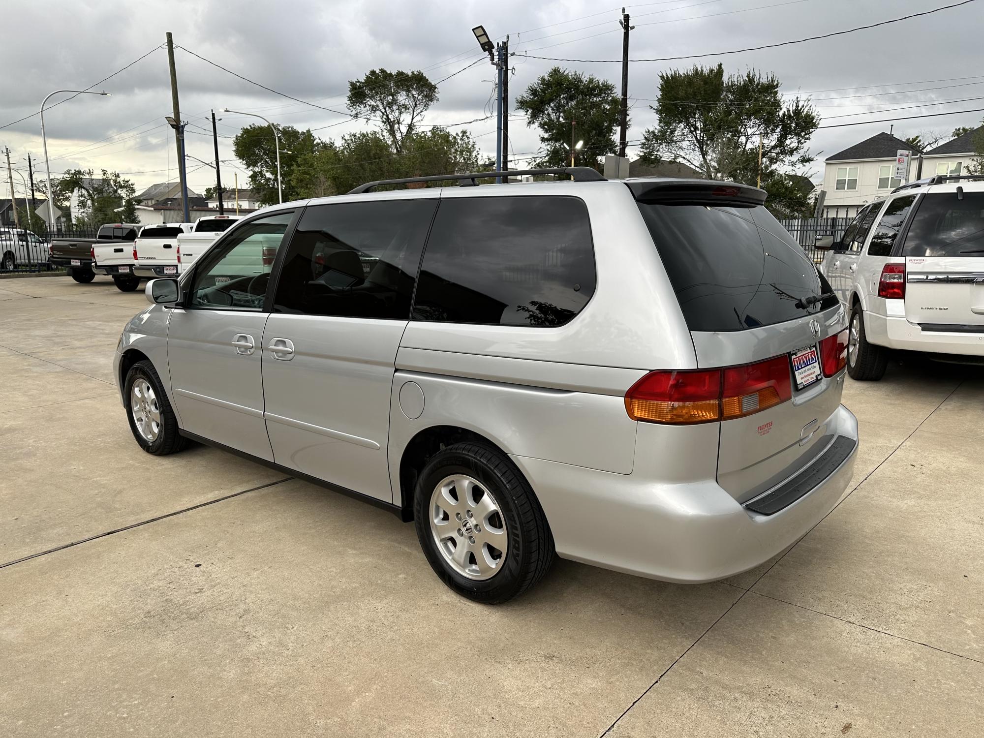 2004 Honda Odyssey - 5FNRL18934B056139 - Image #3
