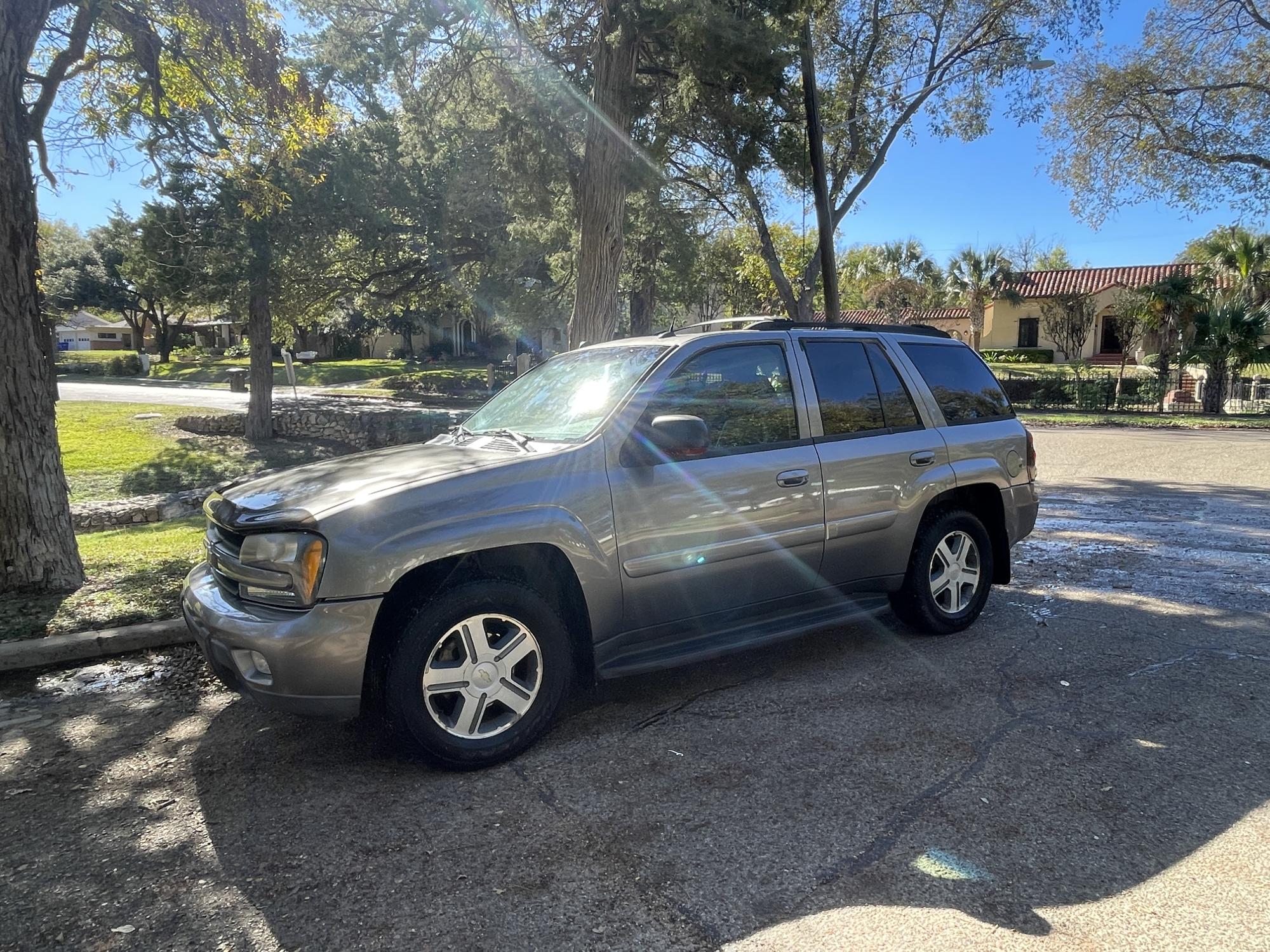 2005 Chevrolet TrailBlazer - 1GNDT13S952166483 - Image #1