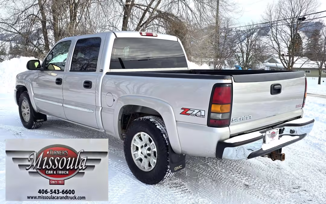 2005 GMC Sierra 1500 - 2GTEK13T151143031 - Image #3