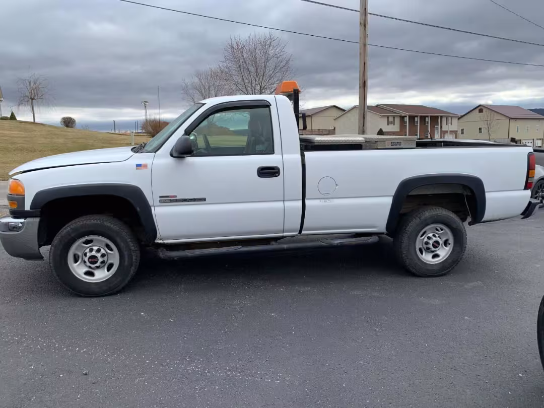 2005 GMC Sierra 2500HD - 1GTHC24265E240391 - Image #6