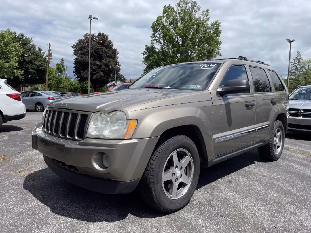 2005 Jeep Grand Cherokee - 1J4GR48K15C645872 - Image #1