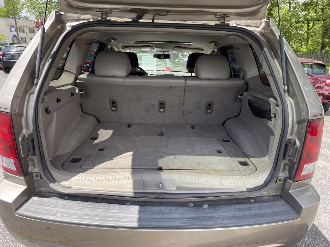 2005 Jeep Grand Cherokee - 1J4GR48K15C645872 - Image #7