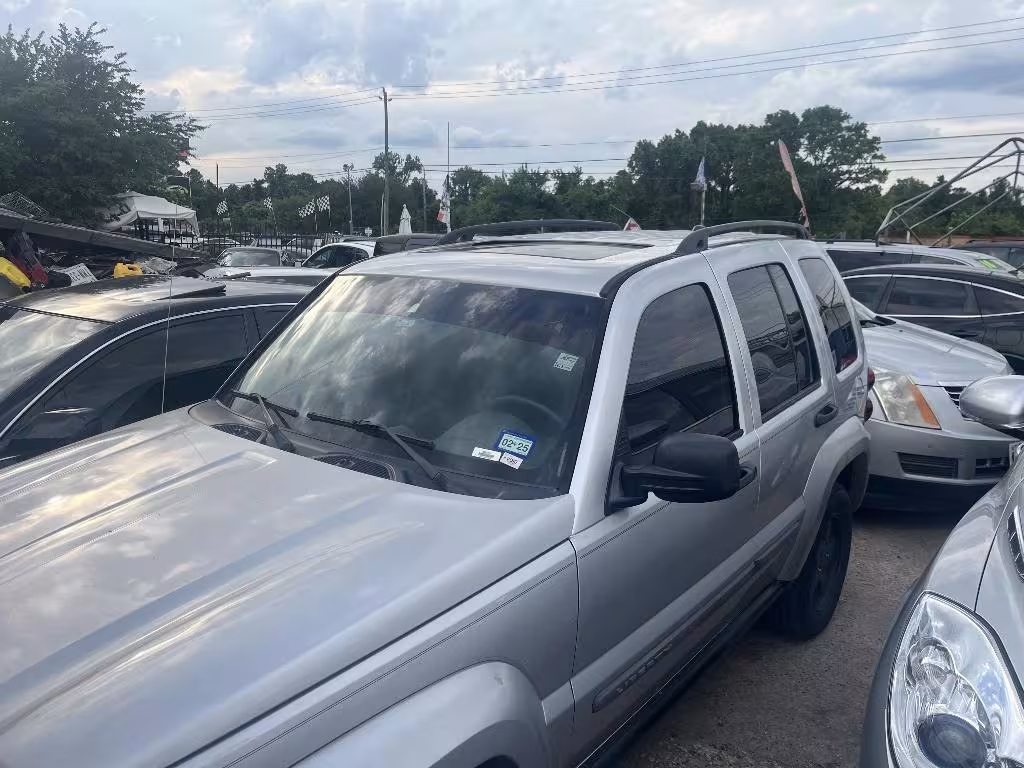 2005 Jeep Liberty - 1J4GK38K85W642982 - Image #3