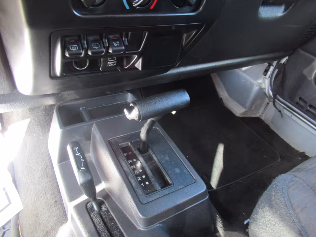 2005 Jeep Wrangler - 1J4FA44S65P359534 - Image #6