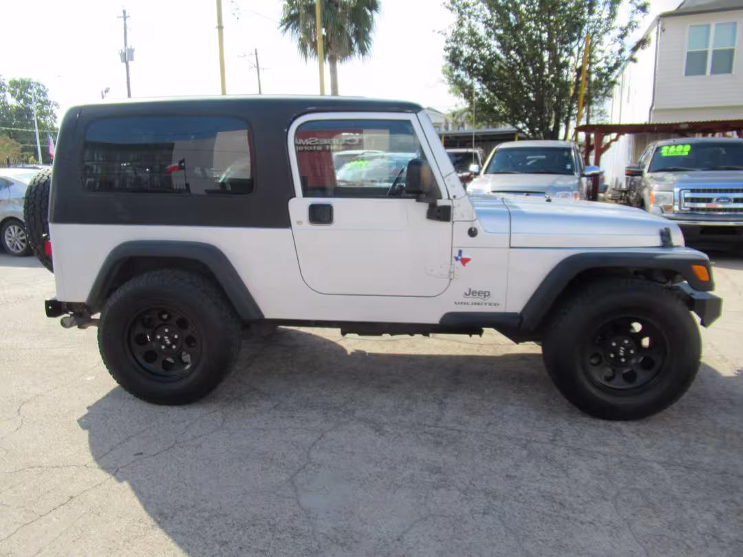 2005 Jeep Wrangler - 1J4FA44S65P359534 - Image #9