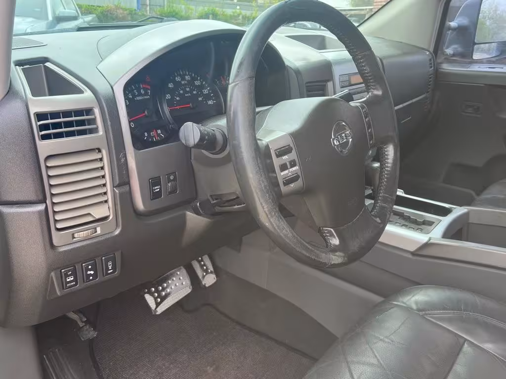 2005 Nissan Titan - 1N6AA07AX5N511173 - Image #10