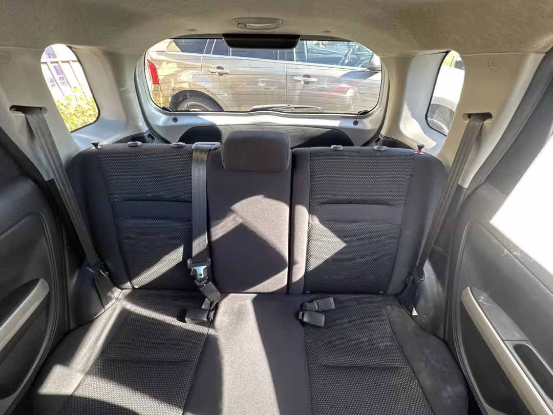 2005 Scion xA - JTKKT604050100184 - Image #10
