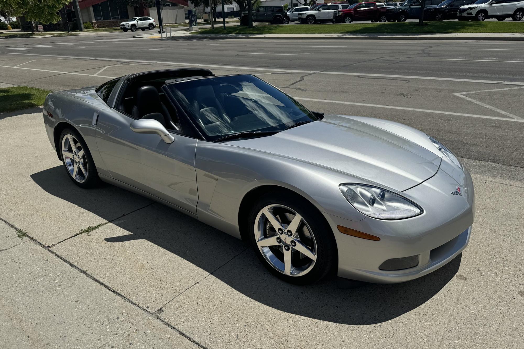 2006 Chevrolet Corvette - 1G1YY26U165115454 - Image #3