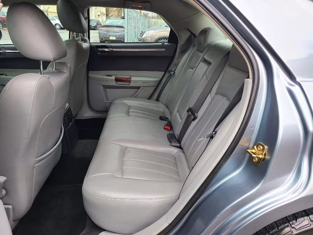 2006 Chrysler 300 - 2C3LK63H26H443237 - Image #12
