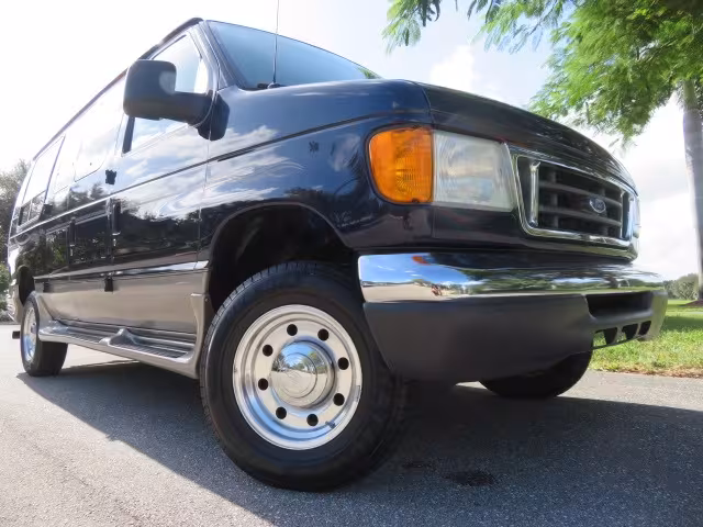 2006 Ford E-Series Van - 1FDNE24L06DB18635 - Image #2