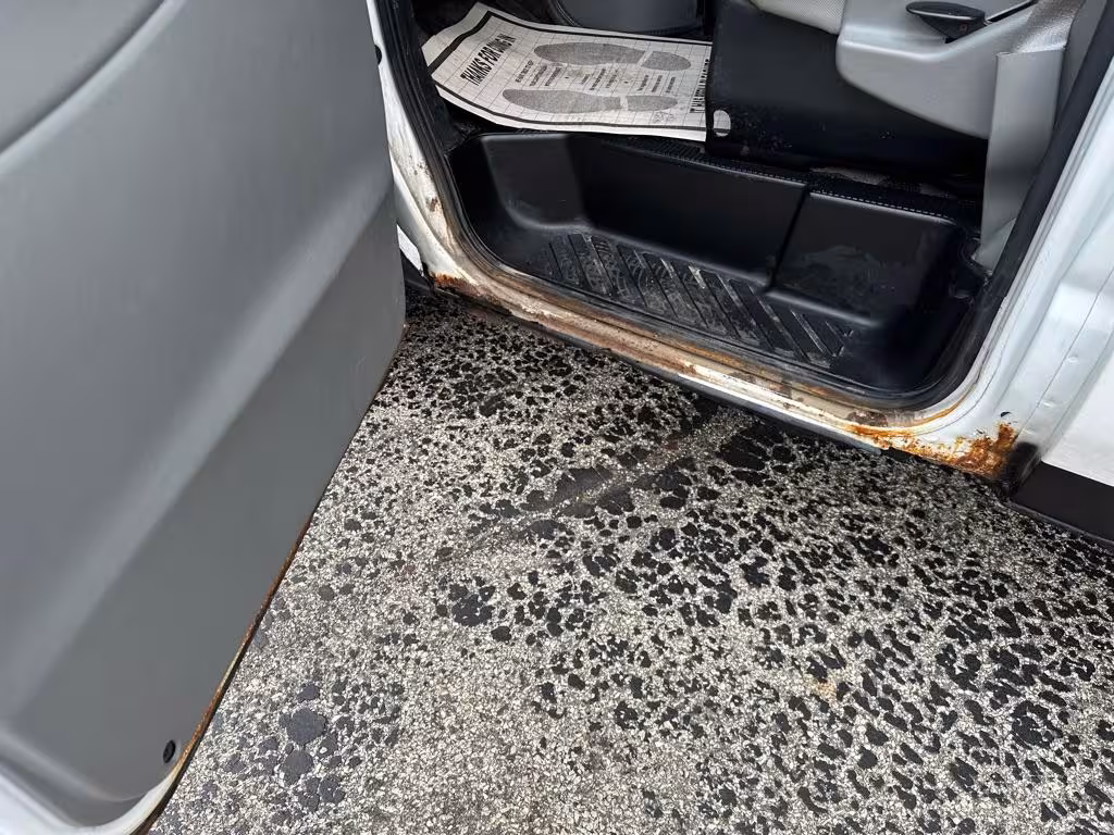 2006 Ford E-Series Van - 1FTRE14W86DA54547 - Image #10
