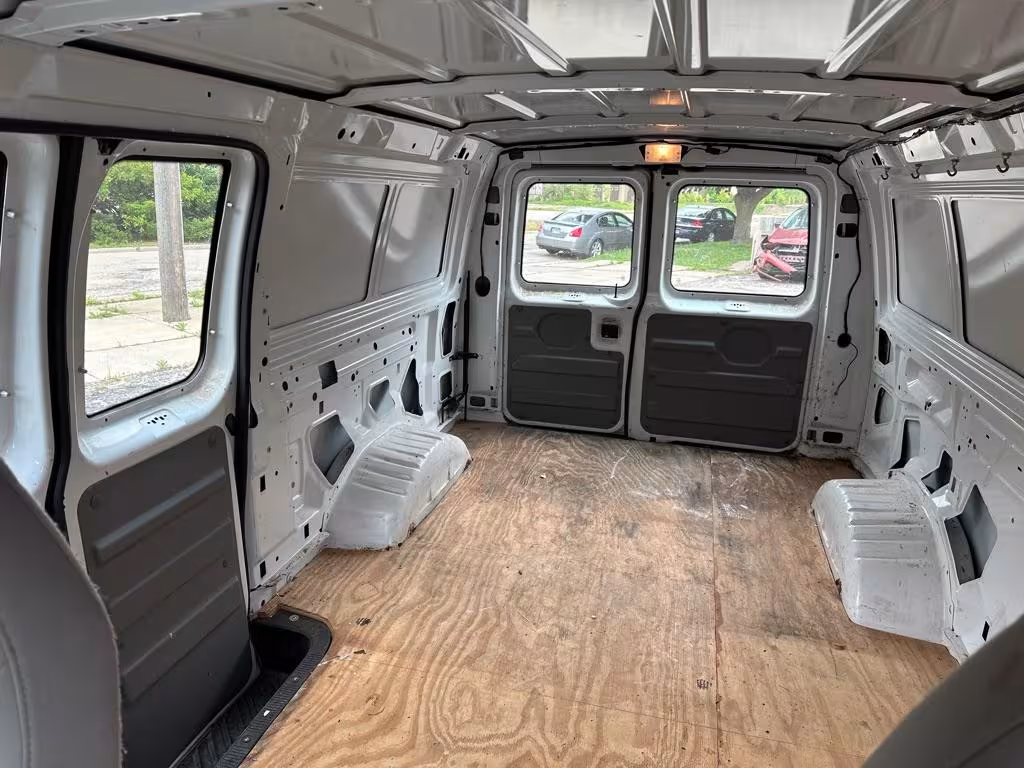 2006 Ford E-Series Van - 1FTRE14W86DA54547 - Image #14