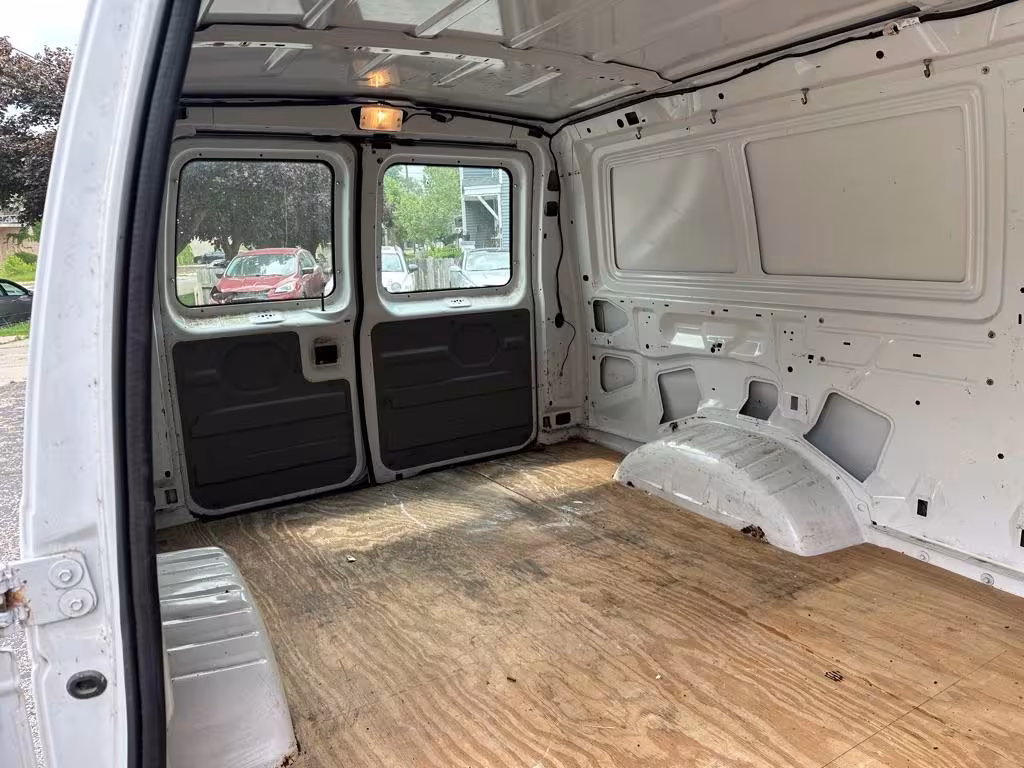2006 Ford E-Series Van - 1FTRE14W86DA54547 - Image #16