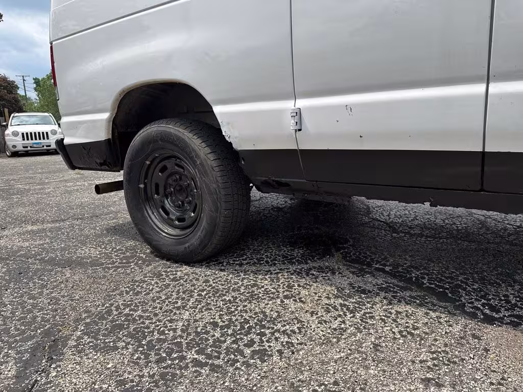 2006 Ford E-Series Van - 1FTRE14W86DA54547 - Image #18