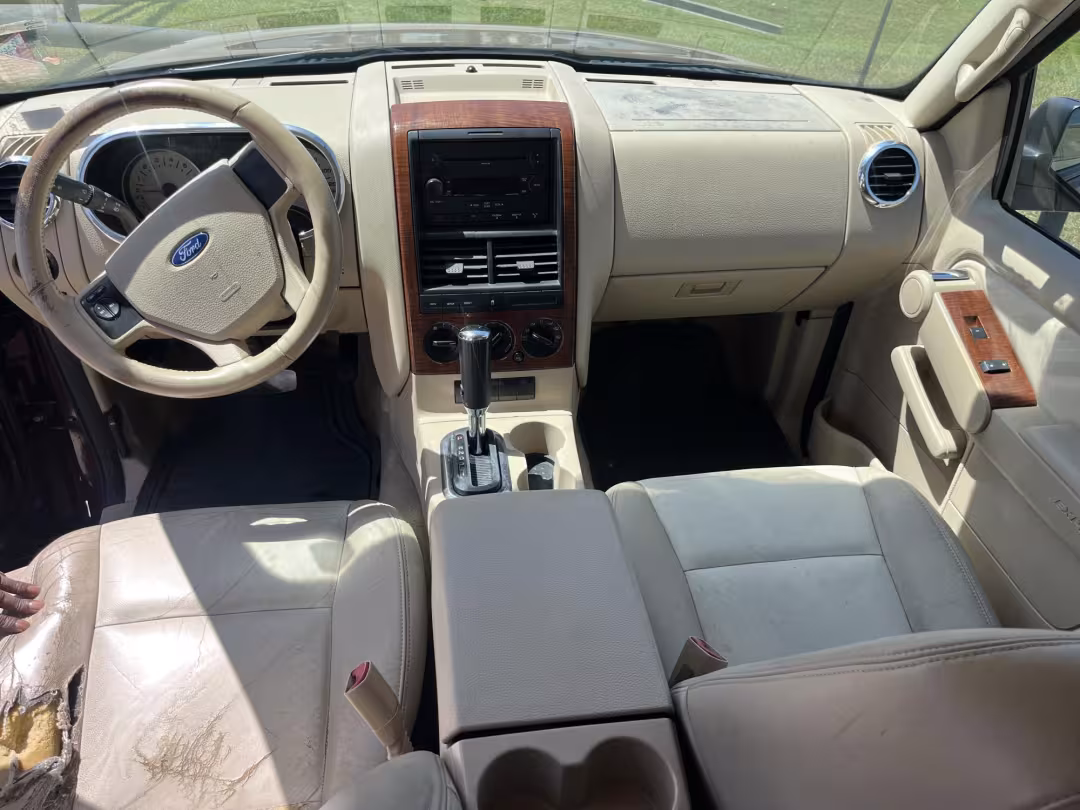 2006 Ford Explorer - 1FMEU64E36UA72357 - Image #10