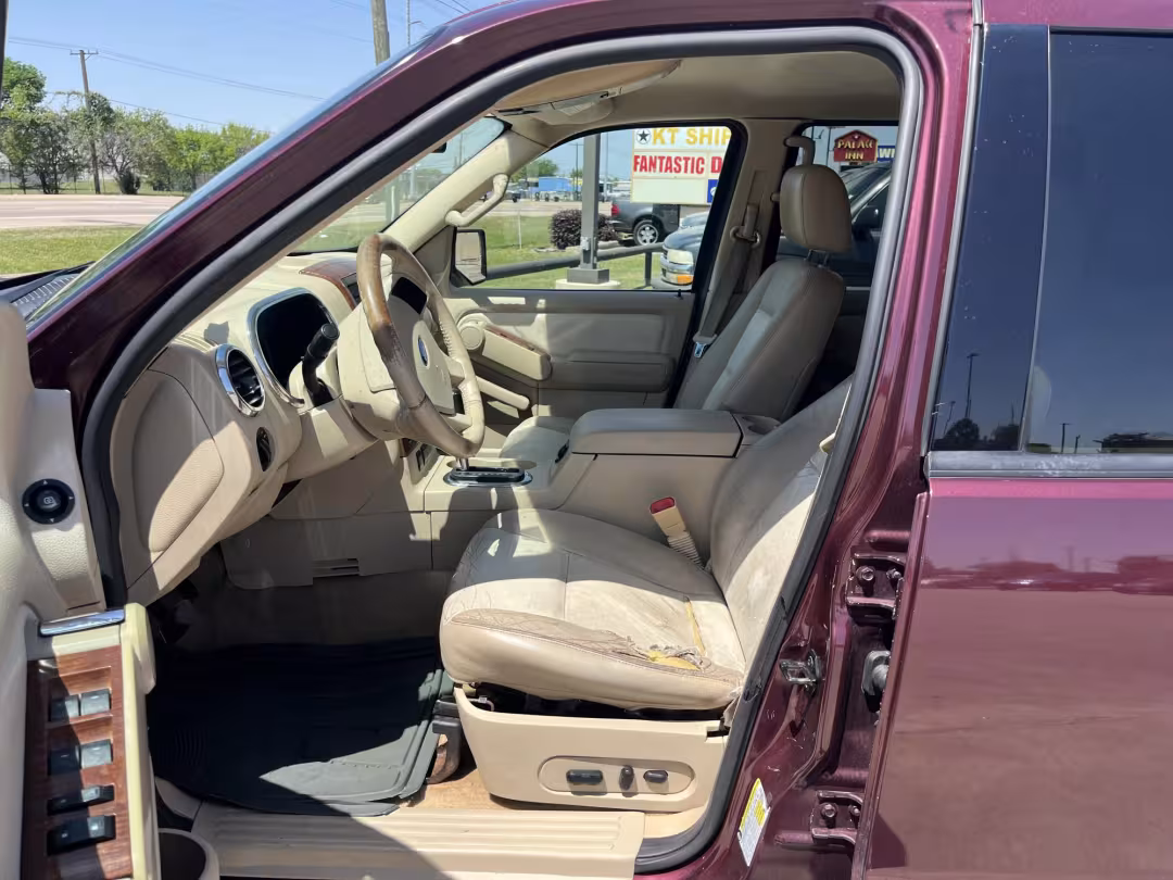 2006 Ford Explorer - 1FMEU64E36UA72357 - Image #8