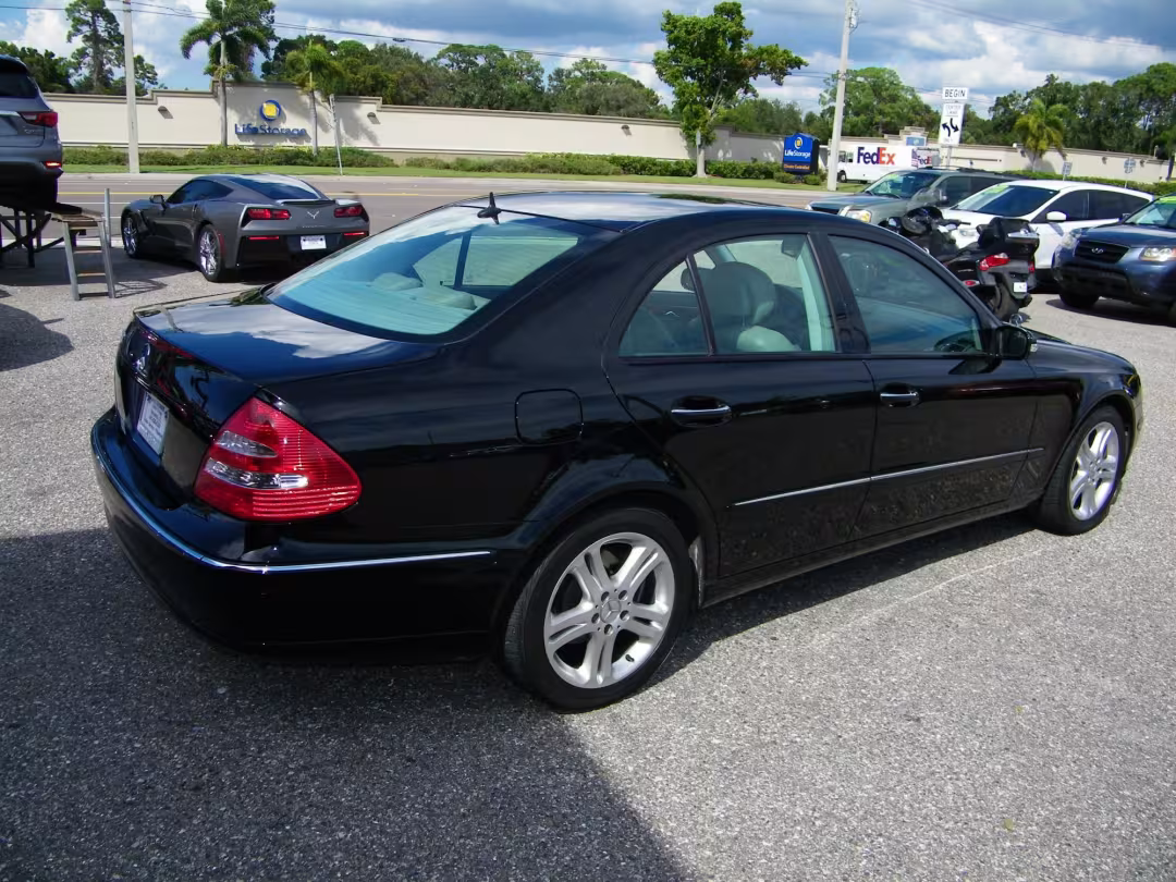 2006 Mercedes-Benz E-Class - WDBUF56J66A830870 - Image #4