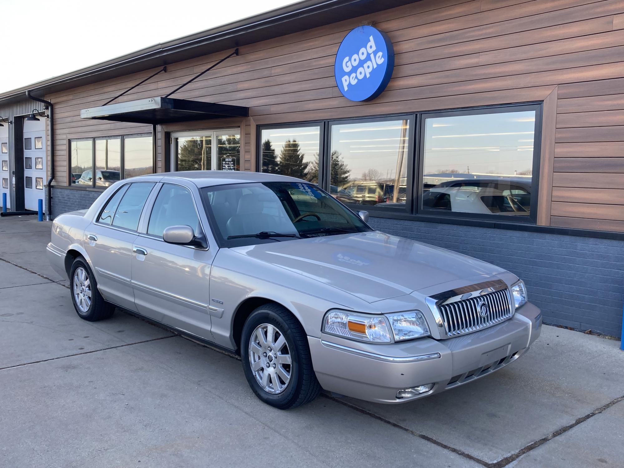 2006 Mercury Grand Marquis - 2MEHM75V16X607781 - Image #2