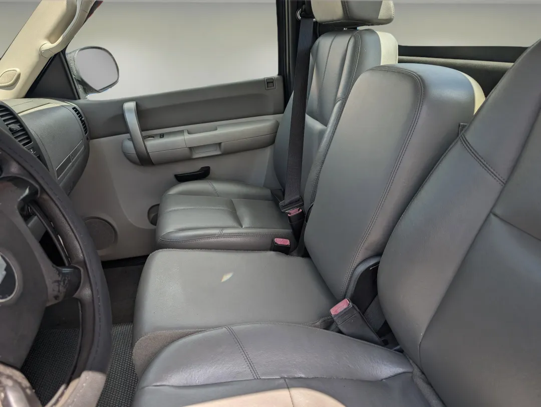2007 Chevrolet Silverado 1500 - 1GCEC14X67Z620397 - Image #11