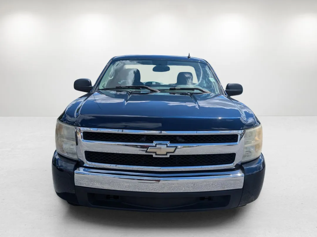 2007 Chevrolet Silverado 1500 - 1GCEC14X67Z620397 - Image #2