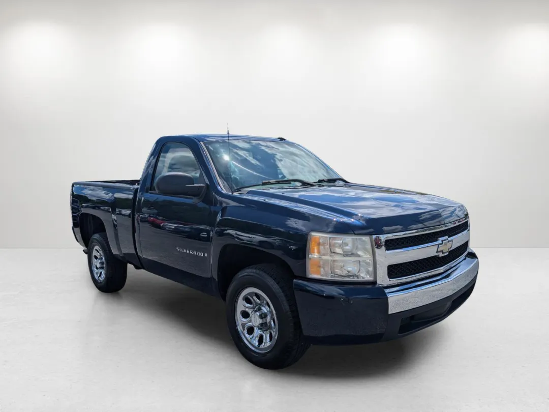 2007 Chevrolet Silverado 1500 - 1GCEC14X67Z620397 - Image #3