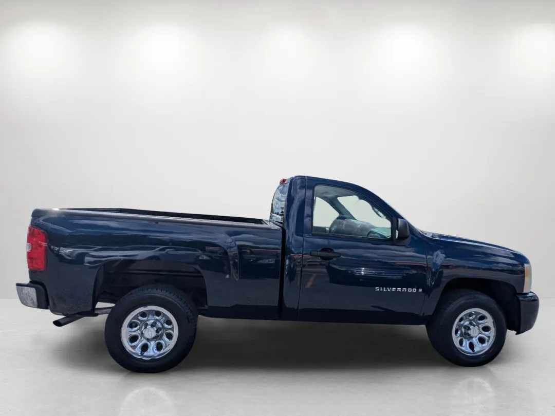 2007 Chevrolet Silverado 1500 - 1GCEC14X67Z620397 - Image #4