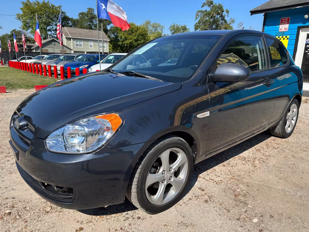 2007 Hyundai Accent - KMHCN36C67U050191 - Image #2