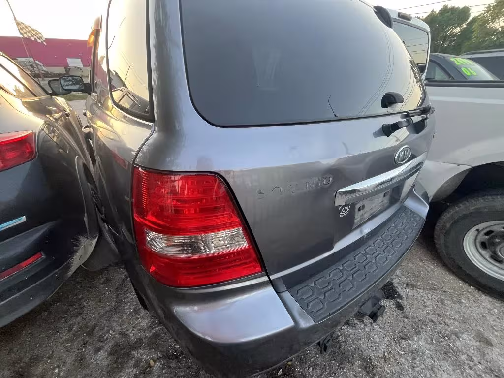 2007 Kia Sorento - KNDJD736475705821 - Image #2