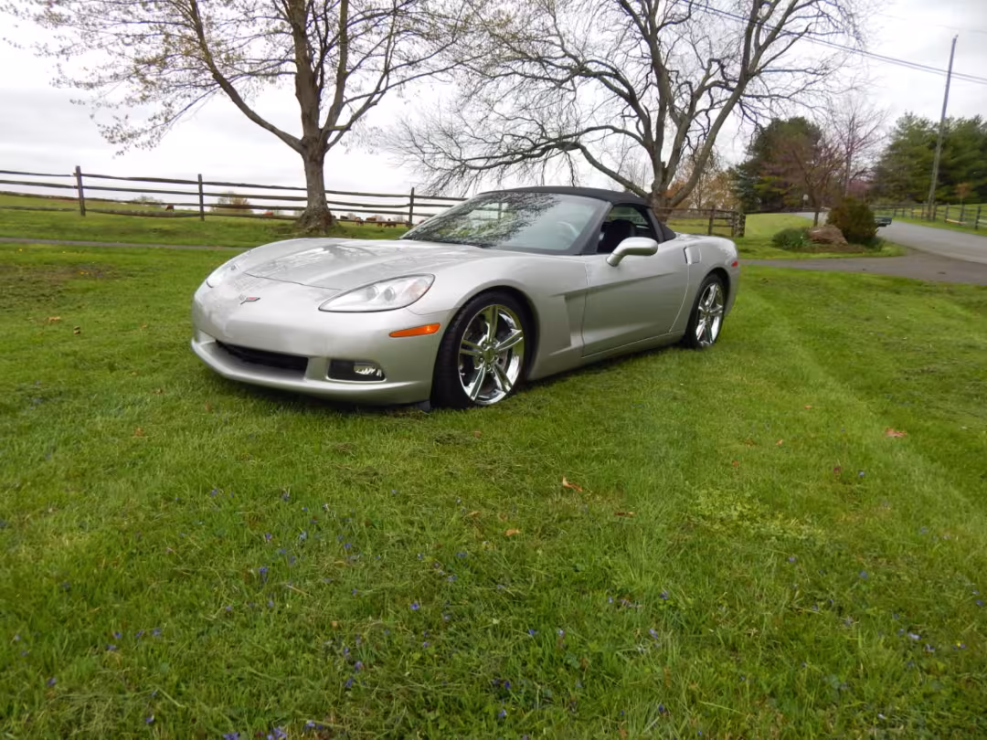 2008 Chevrolet Corvette - 1G1YY36W685112785 - Image #2