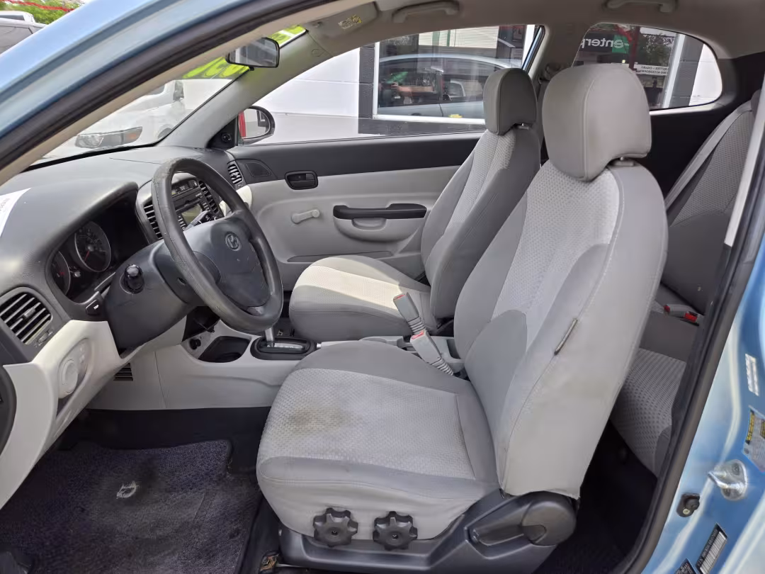 2008 Hyundai Accent - KMHCM36CX8U079889 - Image #5