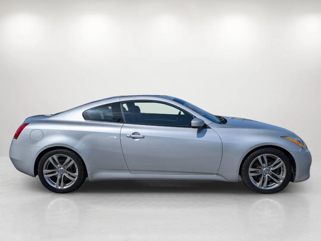 2008 Infiniti G37 Coupe - JNKCV64E78M106794 - Image #4