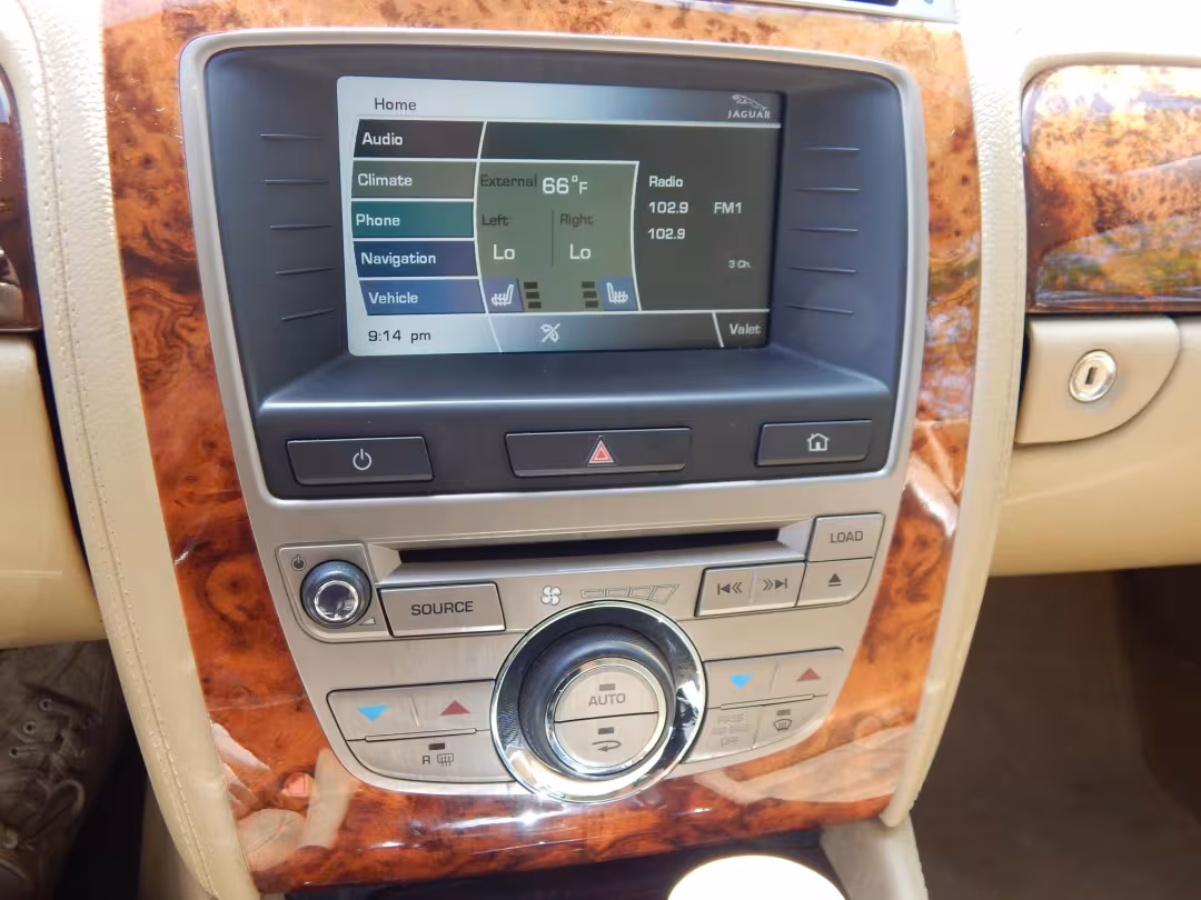 2008 Jaguar XK-Series - SAJWA43B285B20963 - Image #25