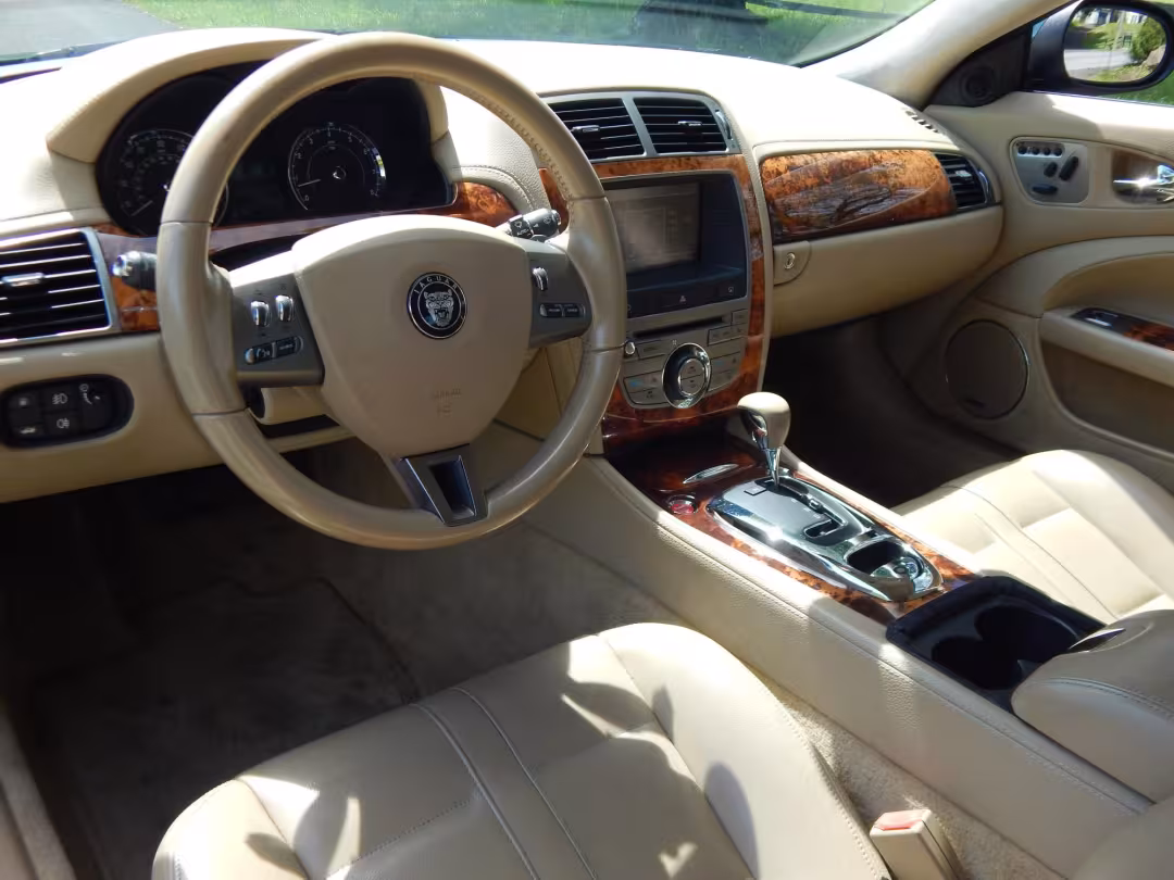 2008 Jaguar XK-Series - SAJWA43B285B20963 - Image #28