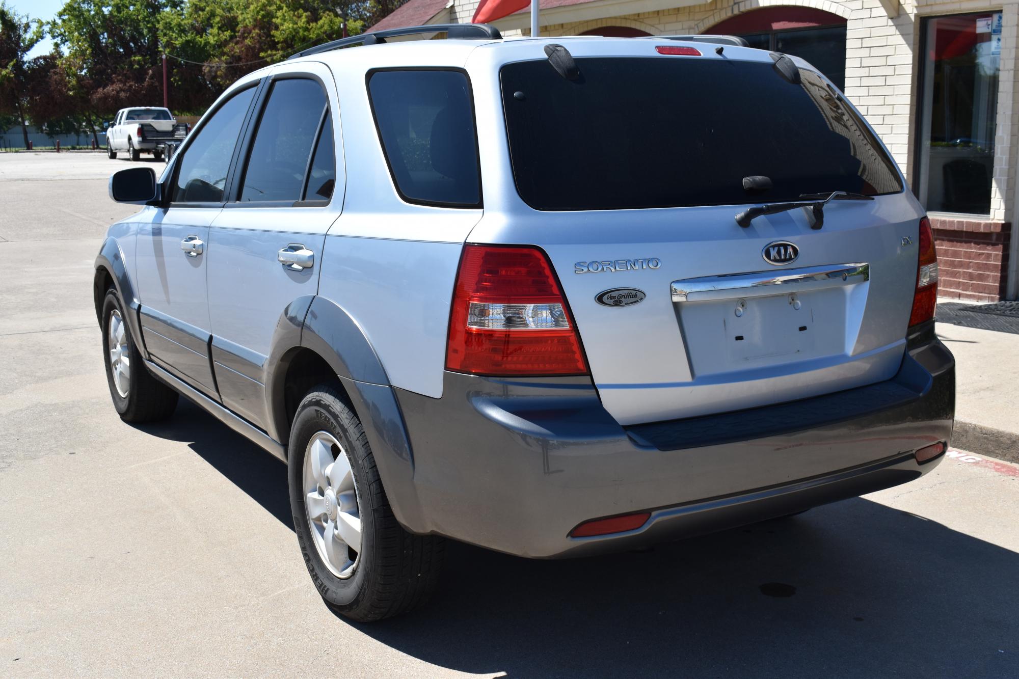 2008 Kia Sorento - KNDJD736985864643 - Image #3