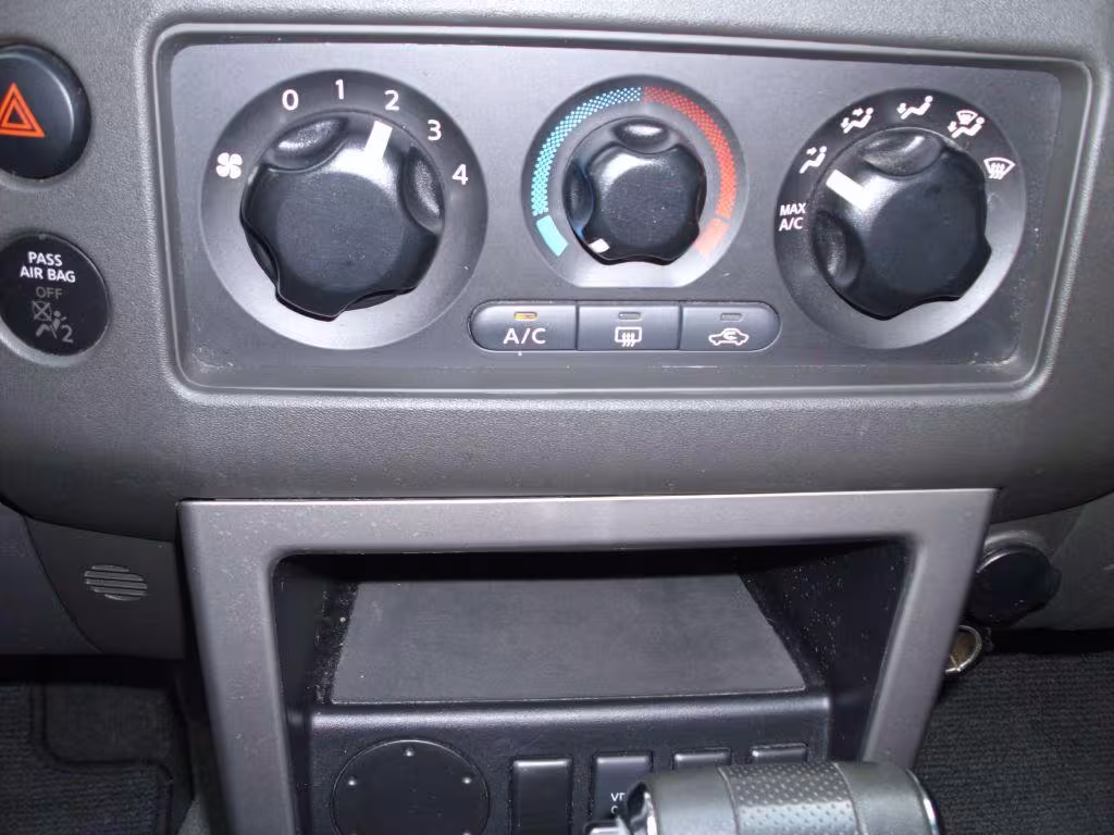 2008 Nissan Pathfinder - 5N1AR18U28C636464 - Image #18