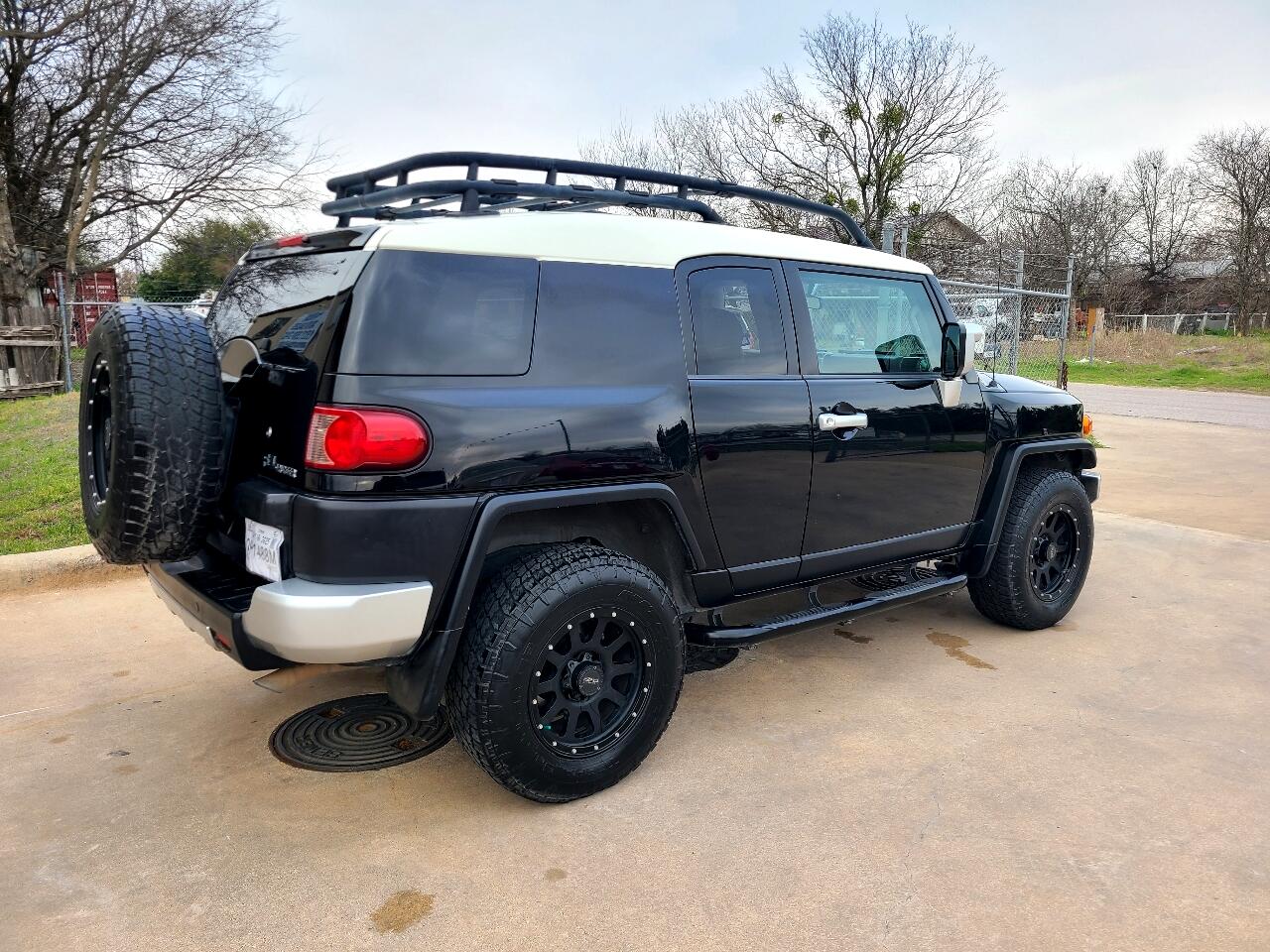 2008 Toyota FJ Cruiser - JTEBU11F38K055351 - Image #3