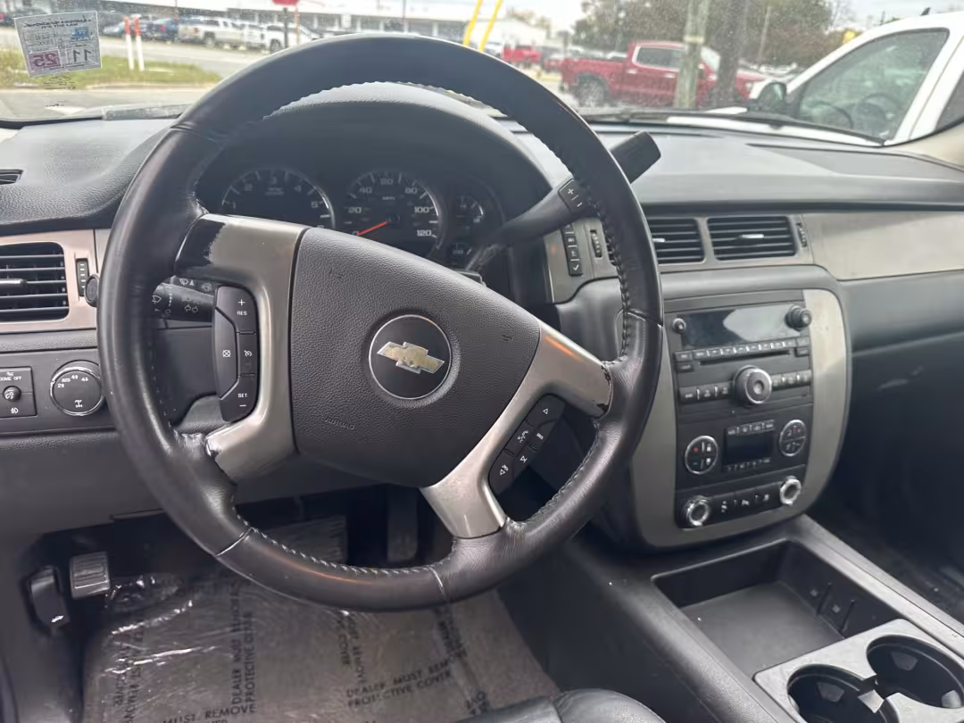 2009 Chevrolet Tahoe - 1GNFK23099R166562 - Image #2