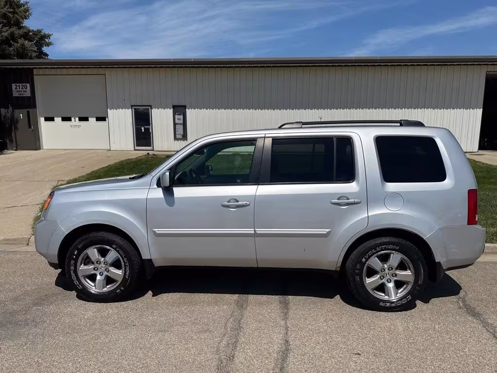 2009 Honda Pilot - 5FNYF48629B026549 - Image #2